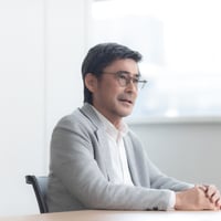 IT COMMUNICATIONS_日経新聞-(吉村さん) 1x1